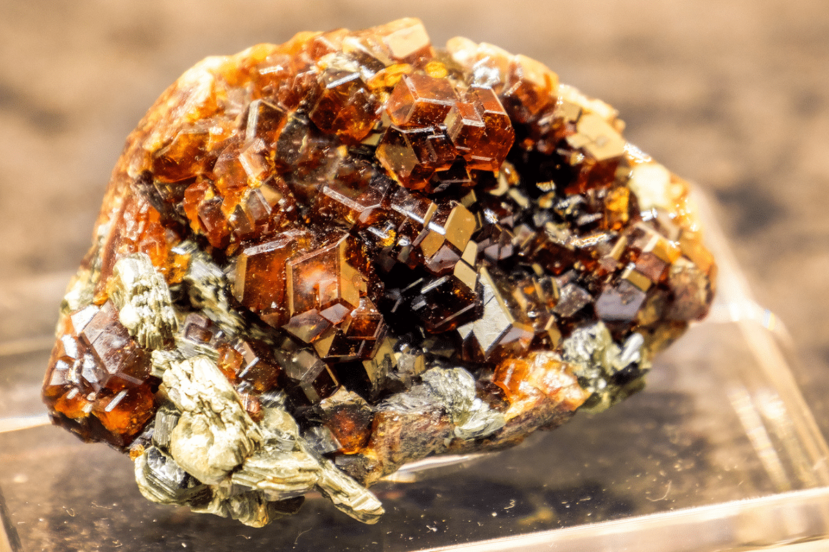 orange hessonite garnet metaphysical properties